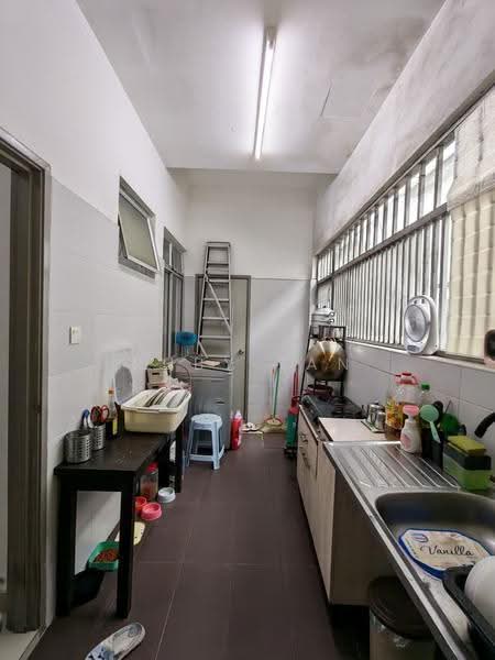 Rumah Teres 2-Tingkat untuk Dijual di Bandar Putra Kulai (Kulai) - Ruby Tan - Kitchen - PropertyGuru.com.my