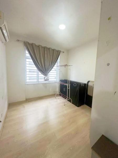 Service Residence for Sale at Larkin Heights - Chuan Hong Kee - Bedroom - PropertyGuru.com.my