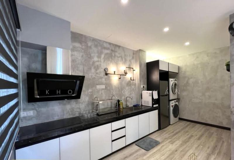 Semi-Detached House for Sale in Taman Yarl (Jalan Klang Lama (Old Klang Road)) - Kho Chng Guan - Kitchen - PropertyGuru.com.my