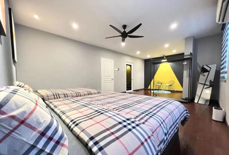 Semi-Detached House for Sale in Taman Yarl (Jalan Klang Lama (Old Klang Road)) - Kho Chng Guan - Bedroom - PropertyGuru.com.my