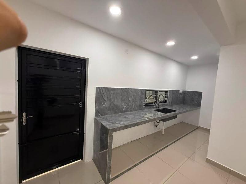 Rumah Teres 2-Tingkat untuk Disewa di Johor Bahru (Johor) - Sam Liew - Kitchen - PropertyGuru.com.my