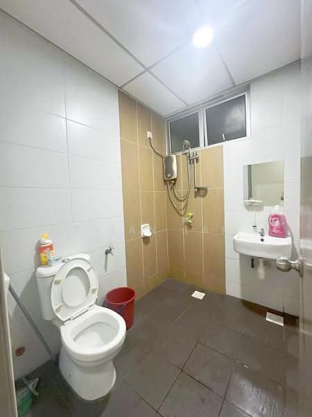Service Residence for Sale at Larkin Heights - Dylan Tan - Bathroom - PropertyGuru.com.my