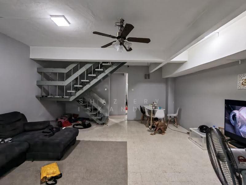 Rumah Teres 2-Tingkat untuk Dijual di Batu Caves (Selangor) - Shaziery Iskandar - Living Room - PropertyGuru.com.my