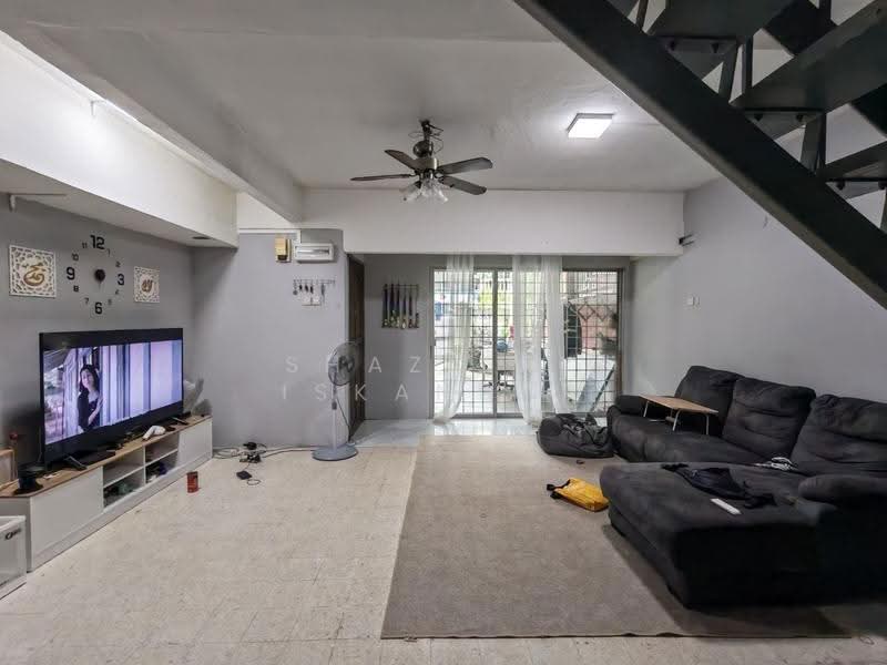 Rumah Teres 2-Tingkat untuk Dijual di Batu Caves (Selangor) - Shaziery Iskandar - Living Room - PropertyGuru.com.my