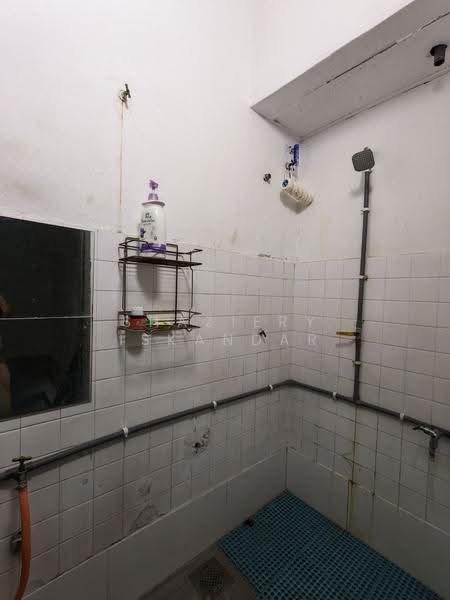 Rumah Teres 2-Tingkat untuk Dijual di Batu Caves (Selangor) - Shaziery Iskandar - Bathroom - PropertyGuru.com.my