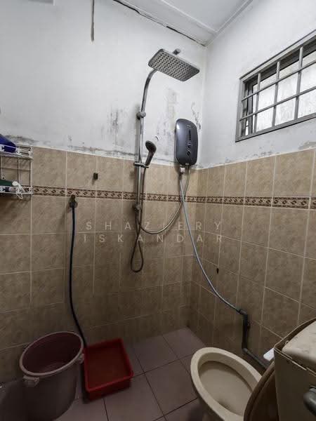 Rumah Teres 2-Tingkat untuk Dijual di Batu Caves (Selangor) - Shaziery Iskandar - Bathroom - PropertyGuru.com.my