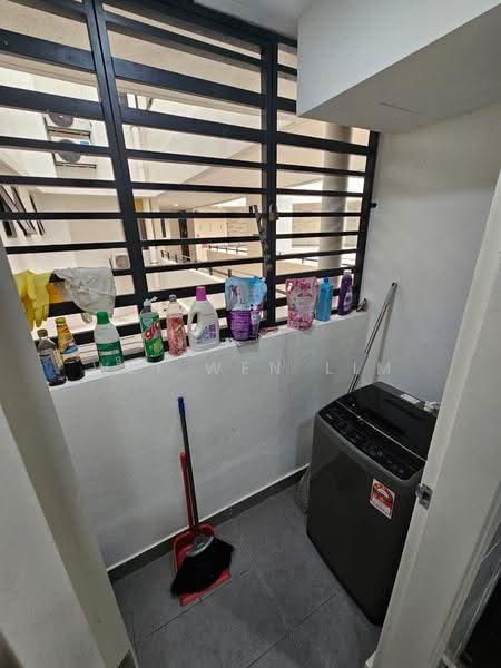 Kediaman Servis untuk Dijual di MKH Boulevard II - Wei Wen Lim - Balcony - PropertyGuru.com.my