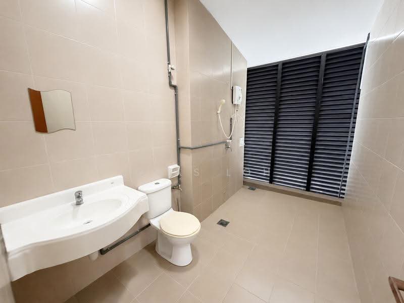 2.5-storey Terraced House for Sale in Bandar Puteri Puchong (Puchong) - Lucas Loh - Bathroom - PropertyGuru.com.my
