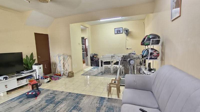 2-storey Terraced House for Sale in Taman Putra Prima (Puchong) - Luqman Zamri - Living Room - PropertyGuru.com.my