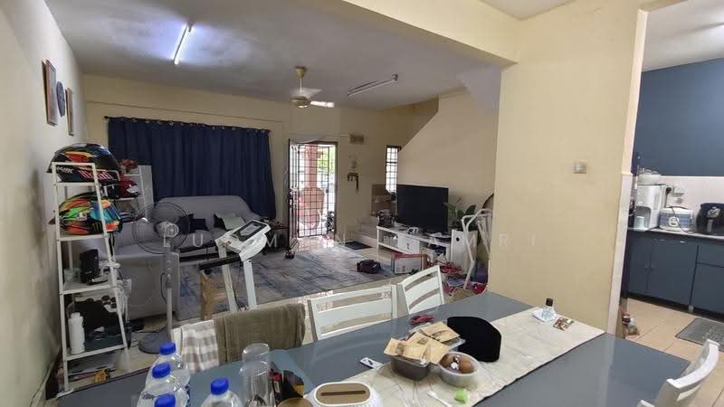 2-storey Terraced House for Sale in Taman Putra Prima (Puchong) - Luqman Zamri - Living Room - PropertyGuru.com.my