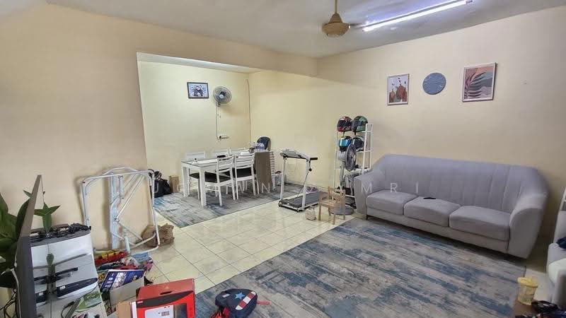 2-storey Terraced House for Sale in Taman Putra Prima (Puchong) - Luqman Zamri - Living Room - PropertyGuru.com.my