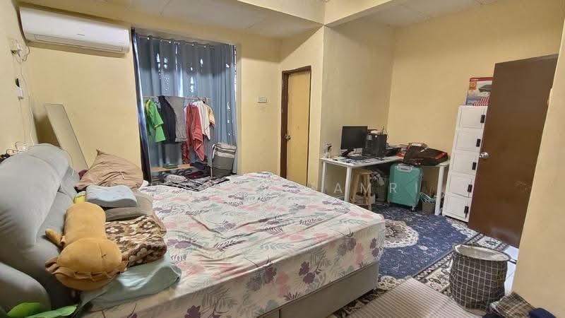 2-storey Terraced House for Sale in Taman Putra Prima (Puchong) - Luqman Zamri - Bedroom - PropertyGuru.com.my