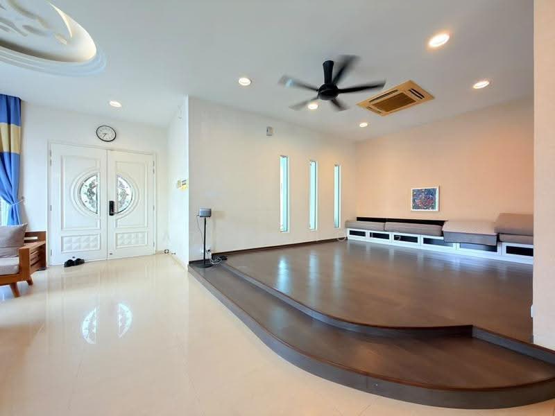 Rumah Berkembar untuk Dijual di Taman Perling (Perling) - Darren Hong - Living Room - PropertyGuru.com.my