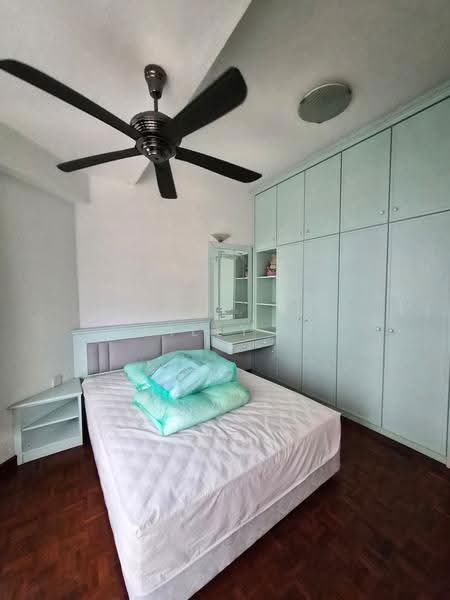 Condominium for Sale at Marina Tower (Ratu Mutiara) - Lilly . - Bedroom - PropertyGuru.com.my
