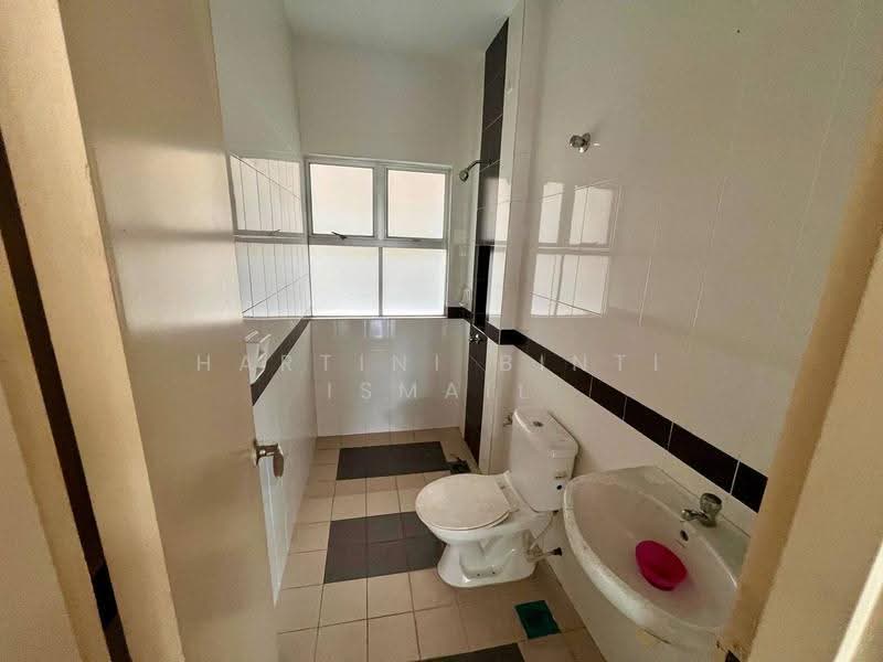 2-storey Terraced House for Sale in Denai Alam (Shah Alam) - Hartini Binti Ismail - Bathroom - PropertyGuru.com.my