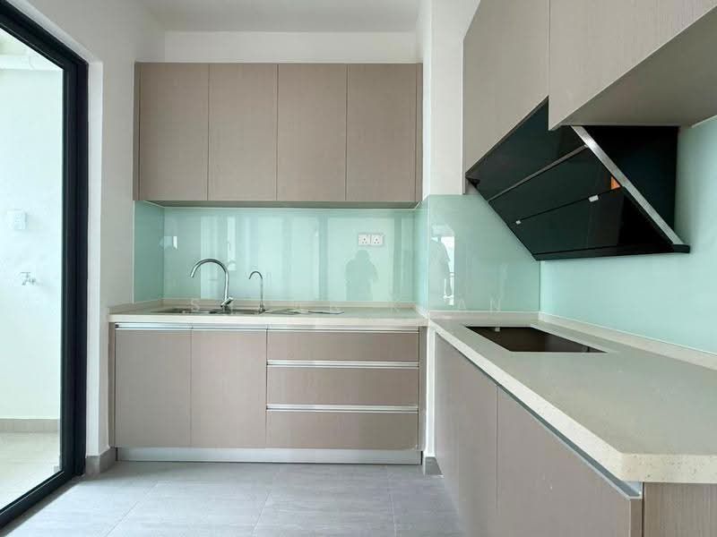 Kediaman Servis untuk Dijual di Baron Residence @ Lake City - Shawn Kuan - Kitchen - PropertyGuru.com.my