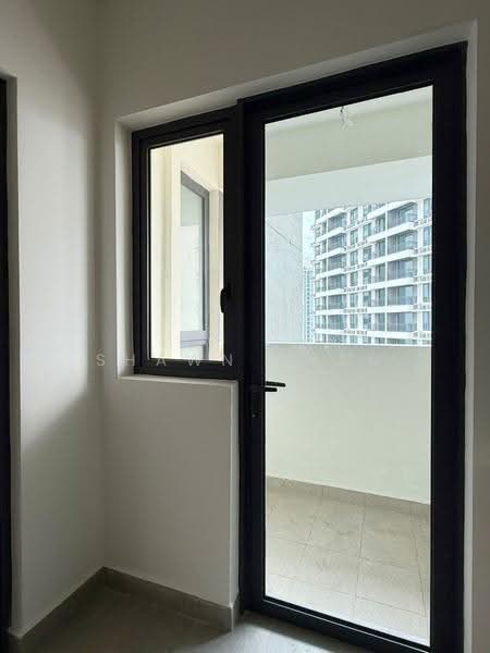 Kediaman Servis untuk Dijual di Baron Residence @ Lake City - Shawn Kuan - Balcony - PropertyGuru.com.my