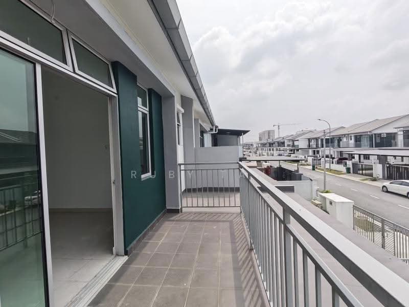 Rumah Kluster untuk Dijual di Taman Pulai Mutiara (Iskandar Puteri (Nusajaya)) - Ruby Tan - Balcony - PropertyGuru.com.my