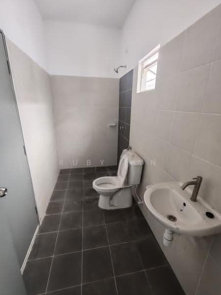 Rumah Kluster untuk Dijual di Taman Pulai Mutiara (Iskandar Puteri (Nusajaya)) - Ruby Tan - Bathroom - PropertyGuru.com.my