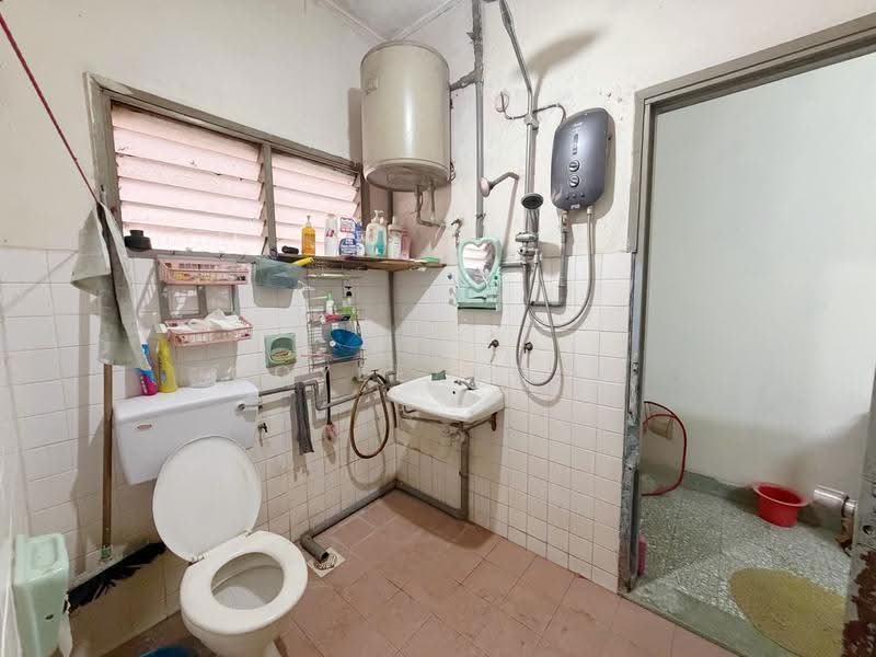 2-storey Terraced House for Sale in Taman Selayang Baru (Selayang) - Coyee Wong - Bathroom - PropertyGuru.com.my