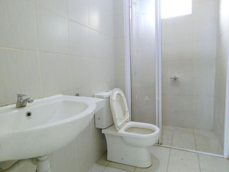 Service Residence for Sale at Meridin Bayvue Serviced Apartment - Winson Tan - PropertyGuru.com.my