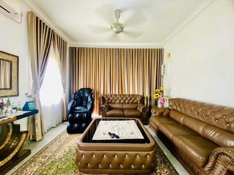 Bungalow House untuk Dijual di Taman Templer Saujana (Rawang) - Shaziery Iskandar - Living Room - PropertyGuru.com.my
