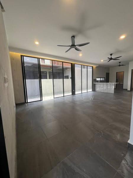 Rumah Kluster untuk Disewa di Taman Tropika (Kulai) - Nick Low - Living Room - PropertyGuru.com.my