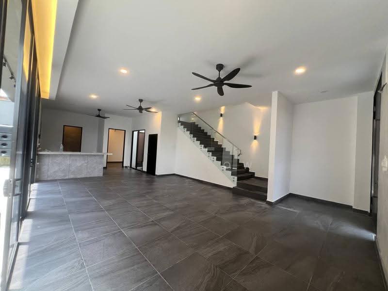 Rumah Kluster untuk Disewa di Taman Tropika (Kulai) - Nick Low - Living Room - PropertyGuru.com.my