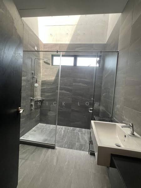 Rumah Kluster untuk Disewa di Taman Tropika (Kulai) - Nick Low - Bathroom - PropertyGuru.com.my