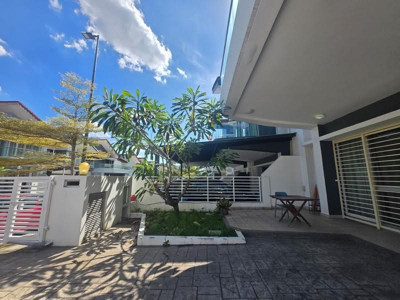 2-storey Terraced House for Sale in Mutiara Damansara (Selangor) - Jin Ooi - Exterior - PropertyGuru.com.my