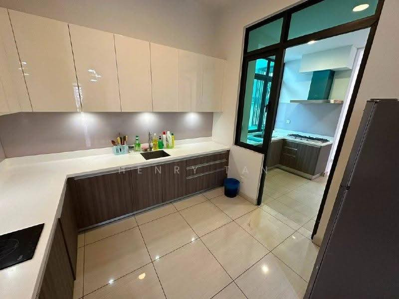 Kondominium untuk Disewa di The LIGHT COLLECTION II - Henry Tan - Kitchen - PropertyGuru.com.my