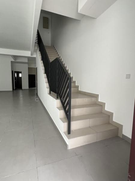 Rumah Teres 3-Tingkat untuk Dijual di Batu 9 (Cheras) - Cady Koh - PropertyGuru.com.my