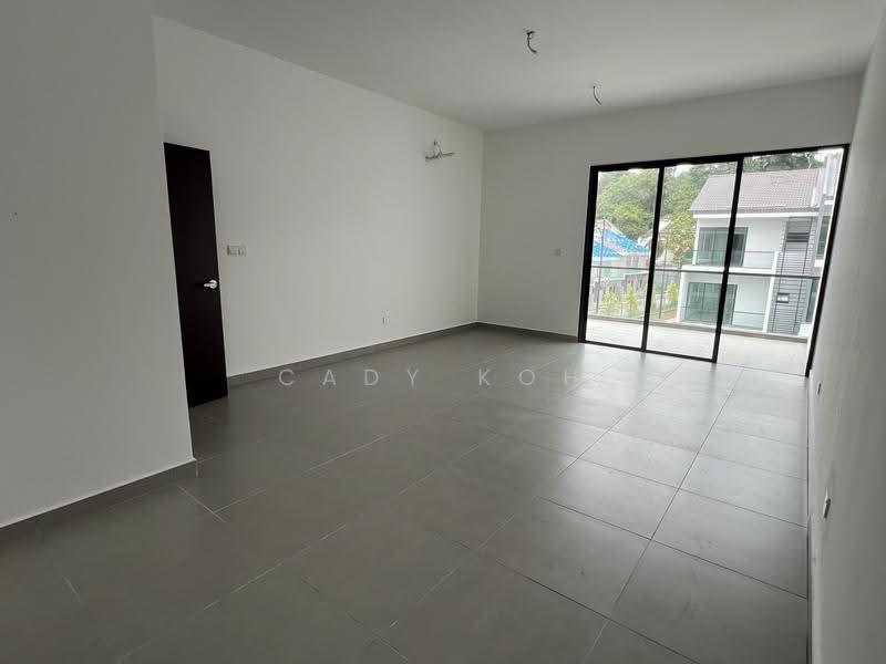 Rumah Teres 3-Tingkat untuk Dijual di Batu 9 (Cheras) - Cady Koh - PropertyGuru.com.my