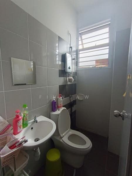 2-storey Terraced House for Sale in Mutiara Rini (Skudai) - Finn Aw - Bathroom - PropertyGuru.com.my