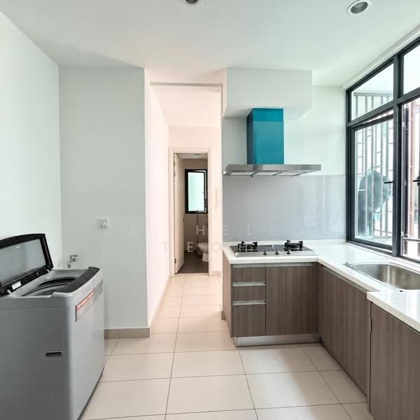 Condominium for Rent at The LIGHT COLLECTION II - Sr. Helen Teoh - Kitchen - PropertyGuru.com.my