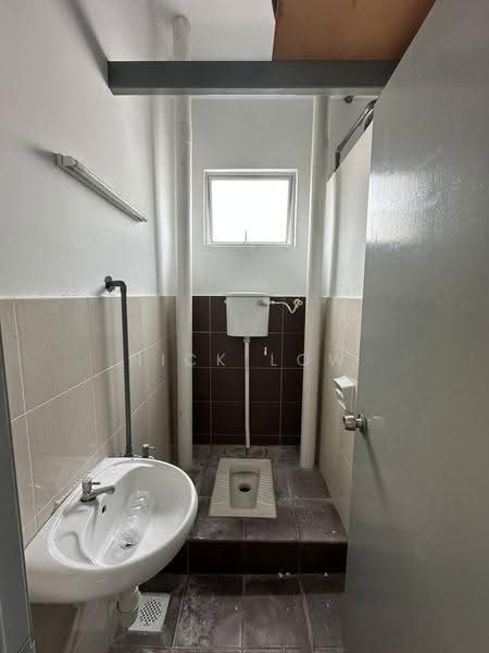 Office for Rent in Taman Nusantara Prima (Gelang Patah) - Nick Low - Bathroom - PropertyGuru.com.my