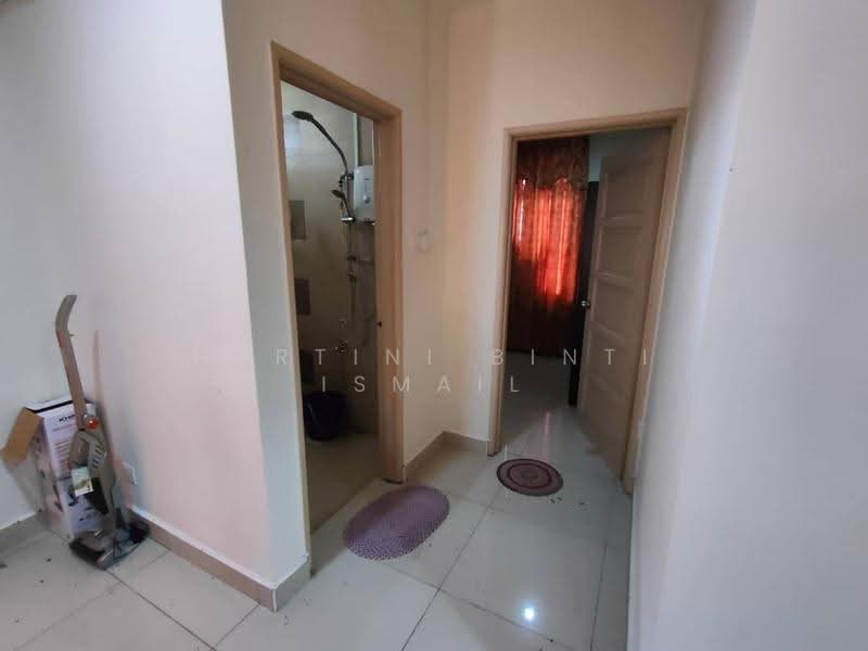 Bungalow House for Sale in Bandar Penawar (Kota Tinggi) - Hartini Binti Ismail - Bathroom - PropertyGuru.com.my