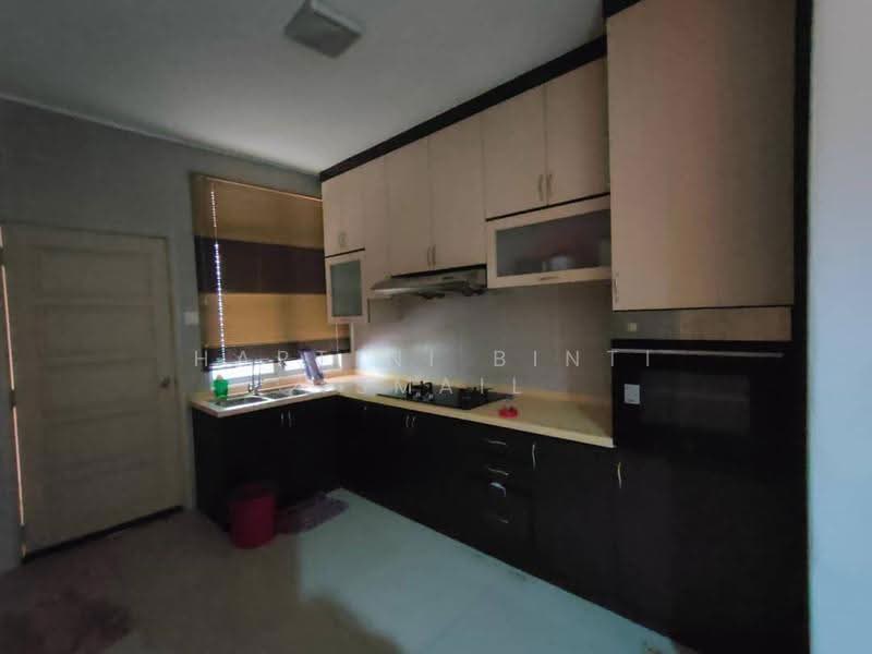 Bungalow House for Sale in Bandar Penawar (Kota Tinggi) - Hartini Binti Ismail - Kitchen - PropertyGuru.com.my