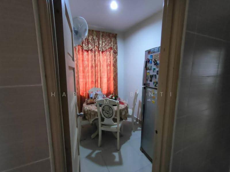 Bungalow House for Sale in Bandar Penawar (Kota Tinggi) - Hartini Binti Ismail - Kitchen - PropertyGuru.com.my