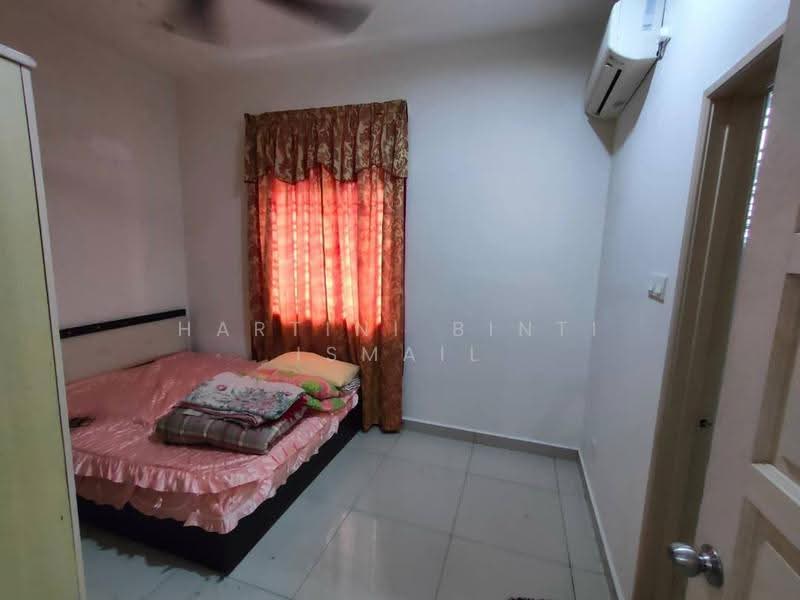 Bungalow House for Sale in Bandar Penawar (Kota Tinggi) - Hartini Binti Ismail - Bedroom - PropertyGuru.com.my