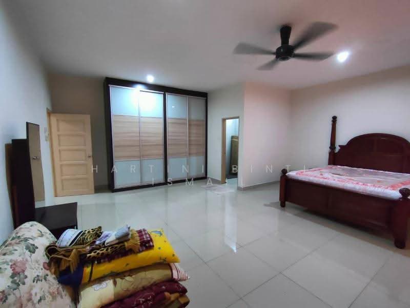 Bungalow House for Sale in Bandar Penawar (Kota Tinggi) - Hartini Binti Ismail - Bedroom - PropertyGuru.com.my