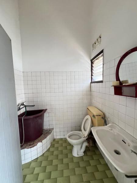 Rumah Teres 2-Tingkat untuk Dijual di Kepong Baru (Kepong) - Tess Tan - Bathroom - PropertyGuru.com.my
