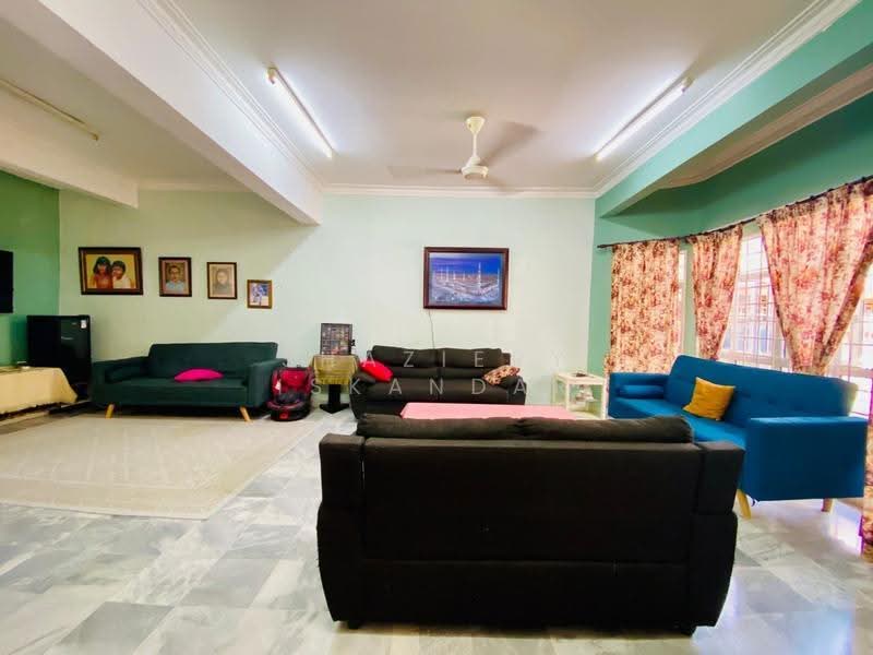 2.5-storey Terraced House for Sale in Ampang Jaya (Ampang) - Shaziery Iskandar - Living Room - PropertyGuru.com.my