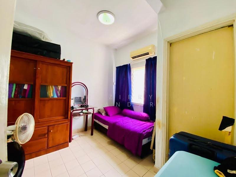 2.5-storey Terraced House for Sale in Ampang Jaya (Ampang) - Shaziery Iskandar - Bedroom - PropertyGuru.com.my