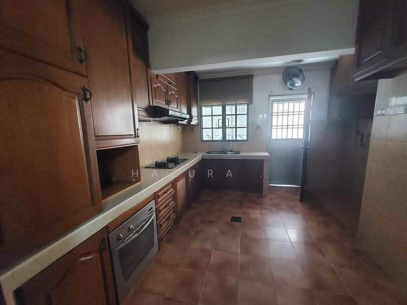 Rumah Teres 2-Tingkat untuk Dijual di Seksyen 6 (Shah Alam) - Hazura . - Kitchen - PropertyGuru.com.my
