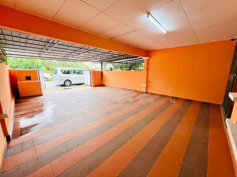 Rumah Teres 2-Tingkat untuk Dijual di Taman Pelangi Semenyih (Semenyih) - Hawa Ibrahim - Exterior - PropertyGuru.com.my