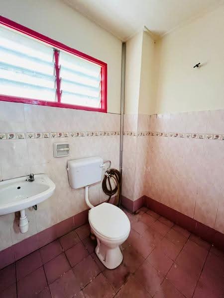 Rumah Teres 2-Tingkat untuk Dijual di Taman Pelangi Semenyih (Semenyih) - Hawa Ibrahim - Bathroom - PropertyGuru.com.my