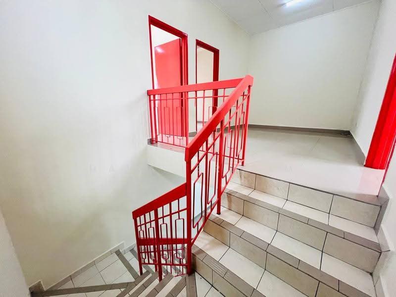 Rumah Teres 2-Tingkat untuk Dijual di Taman Pelangi Semenyih (Semenyih) - Hawa Ibrahim - Corridor - PropertyGuru.com.my