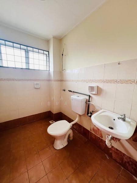 Rumah Teres 2-Tingkat untuk Dijual di Taman Pelangi Semenyih (Semenyih) - Hawa Ibrahim - Bathroom - PropertyGuru.com.my