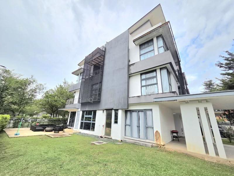 Rumah Berkembar untuk Dijual di Presint 8 (Putrajaya) - Thoriq Suparman - Exterior - PropertyGuru.com.my